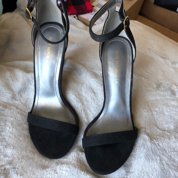 Heels - Picture 2 of 4